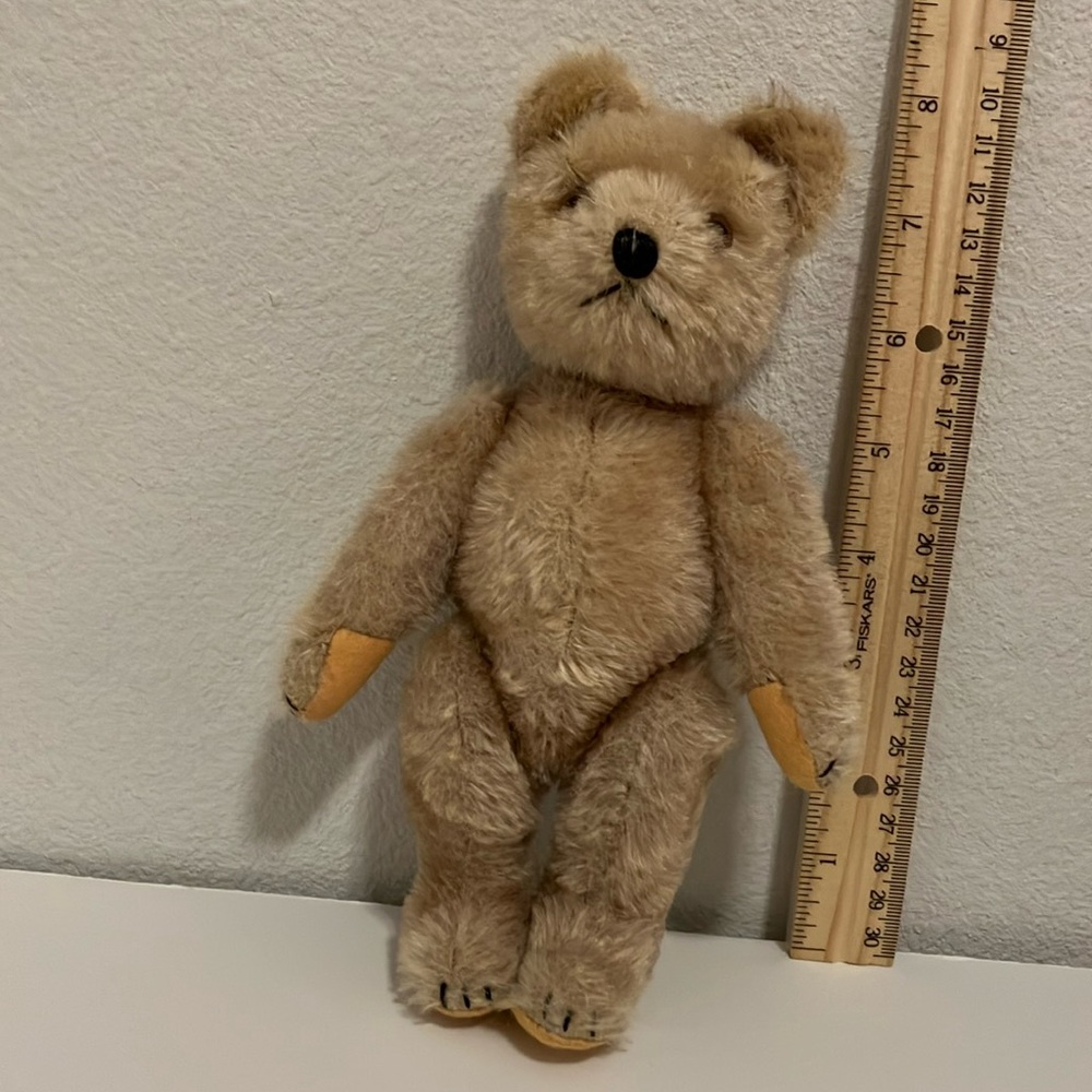 60’s Vintage Steiff Teddy Bear 8”. No Ear Button.